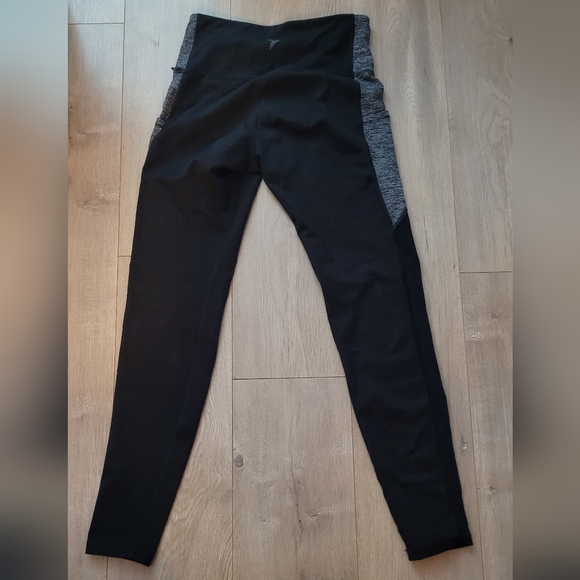 Black leggings, size M. - Picture 3 of 4